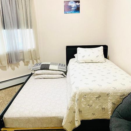 Beautiful 2 Bedroom 1 Bath Apartment With Private Garage Άνκορατζ Εξωτερικό φωτογραφία