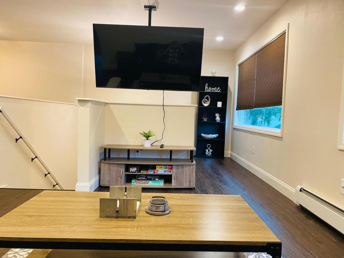 Beautiful 2 Bedroom 1 Bath Apartment With Private Garage Άνκορατζ Εξωτερικό φωτογραφία